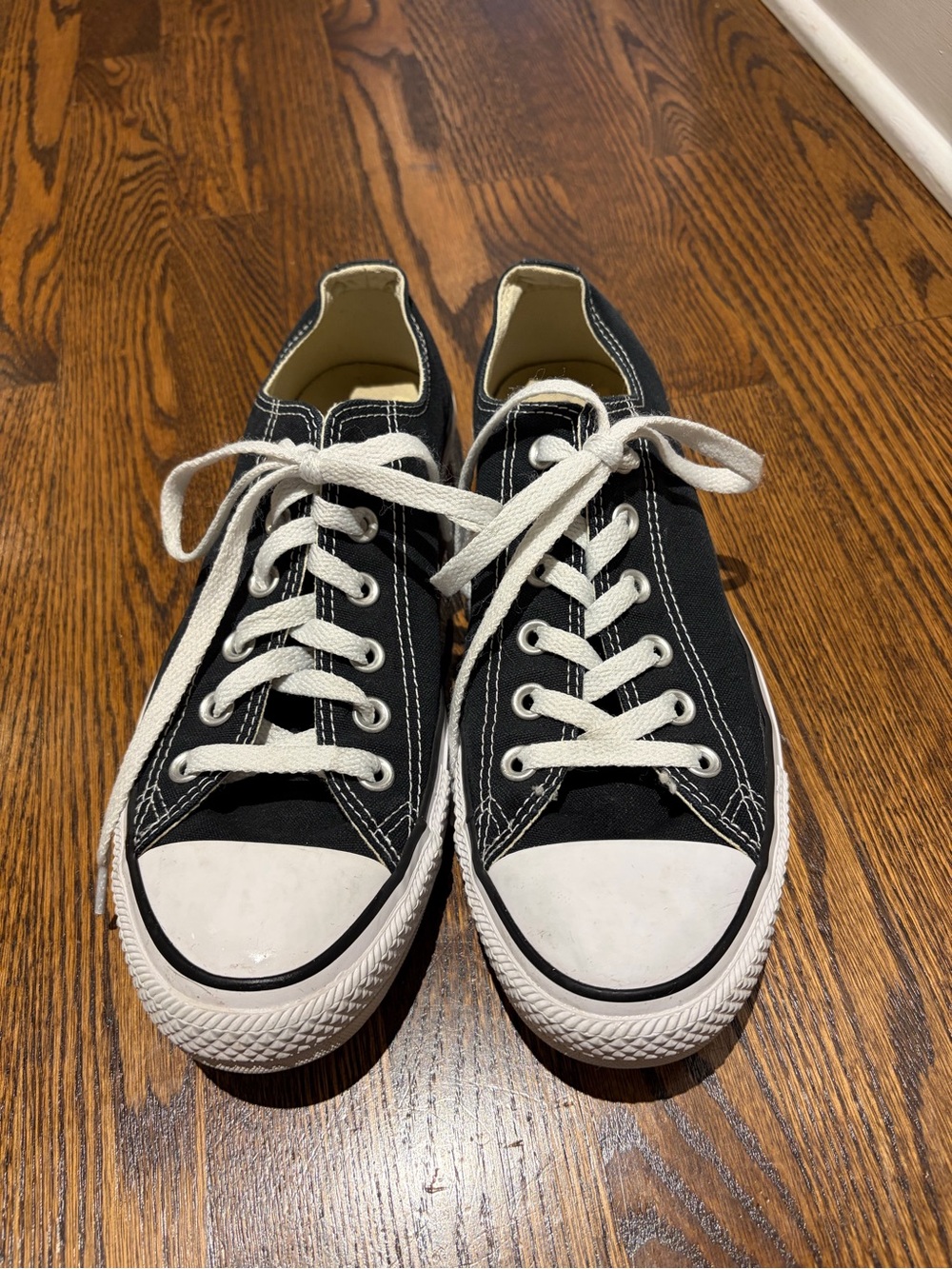 Converse All Star unisex Black Low-Top Canvas Sneakers Men 7.5 / Women 9.5